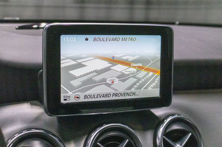 Mercedes-Benz GLA-Class GLA 250 2015-12