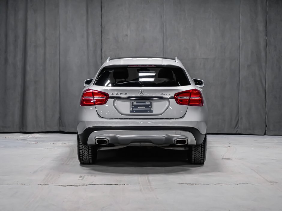 Mercedes-Benz GLA 250 4MATIC LEATHER SEATS AND HEATED 2016-4