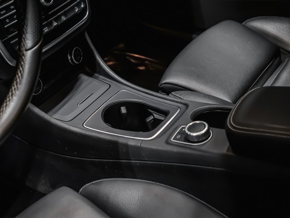 Mercedes-Benz GLA 250 4MATIC LEATHER SEATS AND HEATED 2016-8