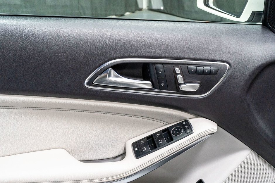 Mercedes-Benz GLA 250 2019-12
