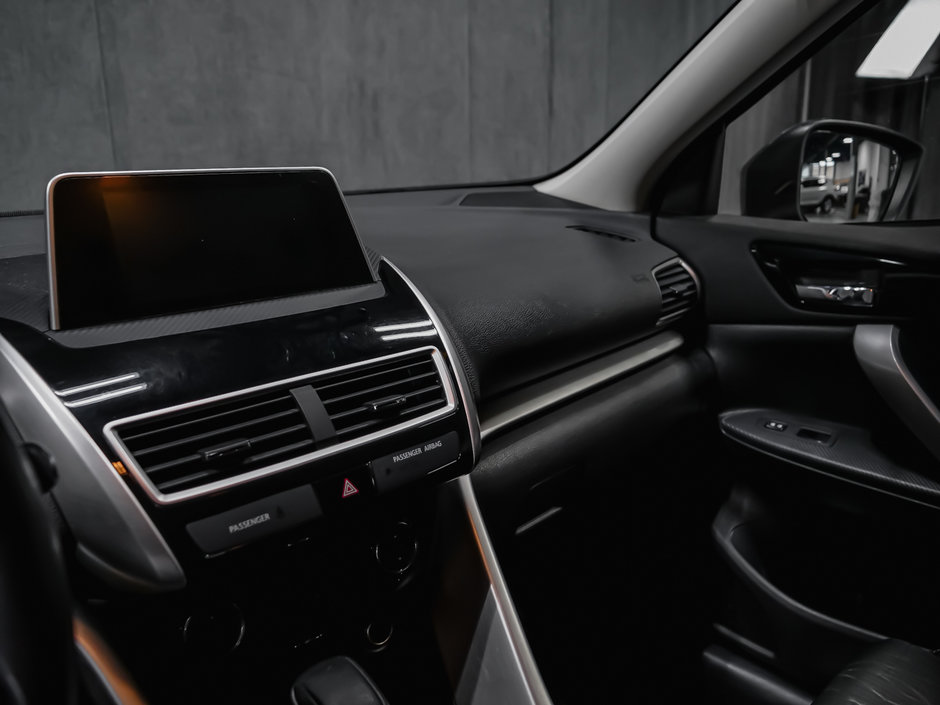 Mitsubishi ECLIPSE CROSS  2019-11
