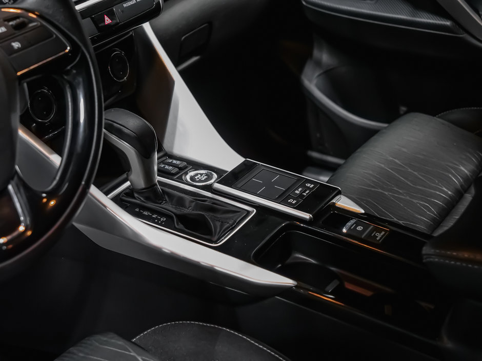 Mitsubishi ECLIPSE CROSS  2019-7