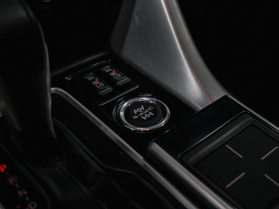 Mitsubishi ECLIPSE CROSS  2019-12