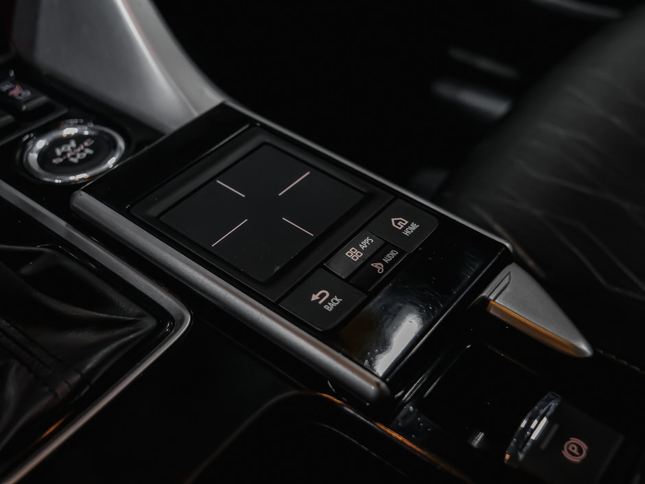 Mitsubishi ECLIPSE CROSS  2019-13