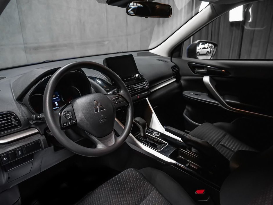 2023 Mitsubishi ECLIPSE CROSS ES-3