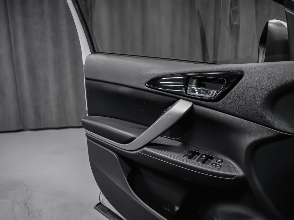 2023 Mitsubishi Eclipse Cross-10