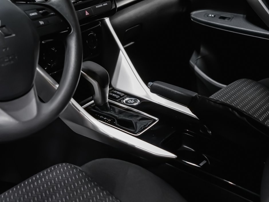 2024 Mitsubishi ECLIPSE CROSS ES-7