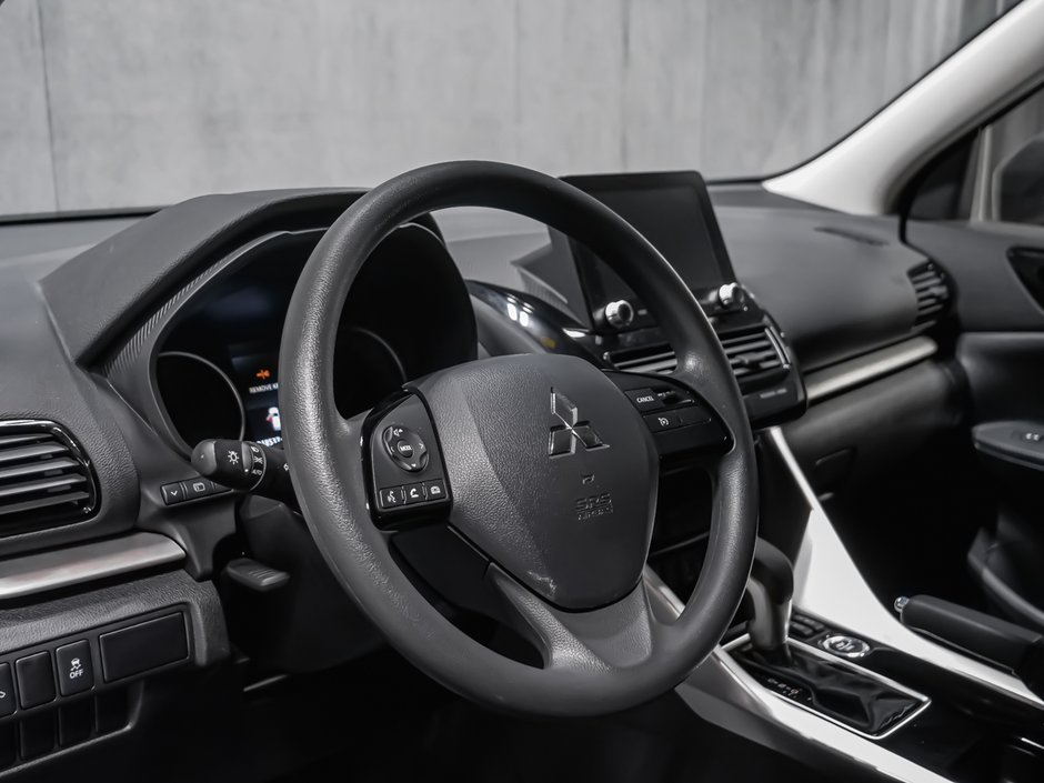 2024 Mitsubishi ECLIPSE CROSS ES-8