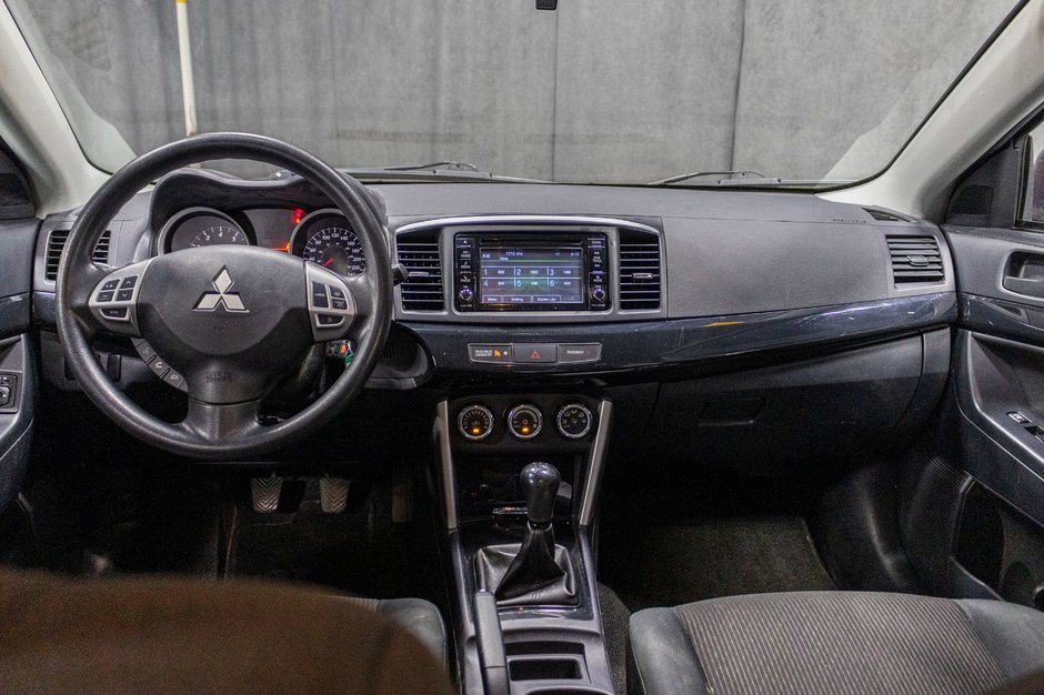 Mitsubishi Lancer ES 2017-11