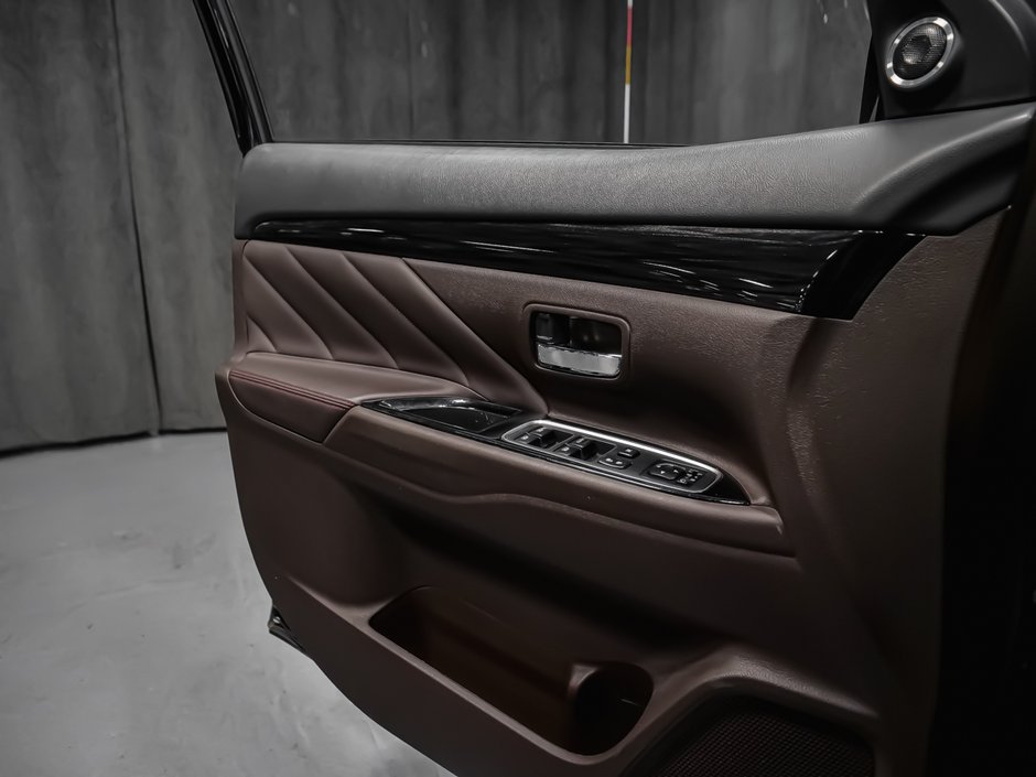 2018 Mitsubishi OUTLANDER PHEV GT-10