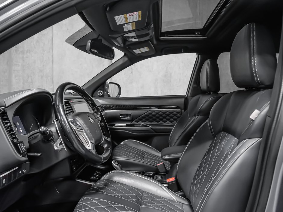 2022 Mitsubishi OUTLANDER PHEV GT-11