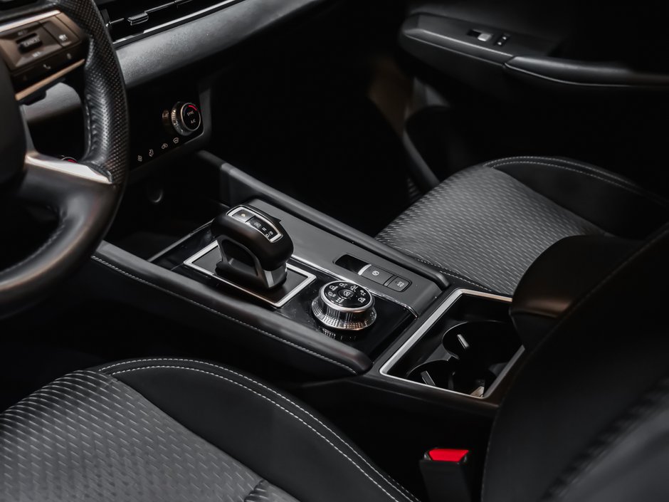 2023 Mitsubishi Outlander PHEV ES-8