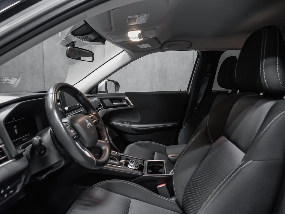 2023 Mitsubishi Outlander PHEV ES-13
