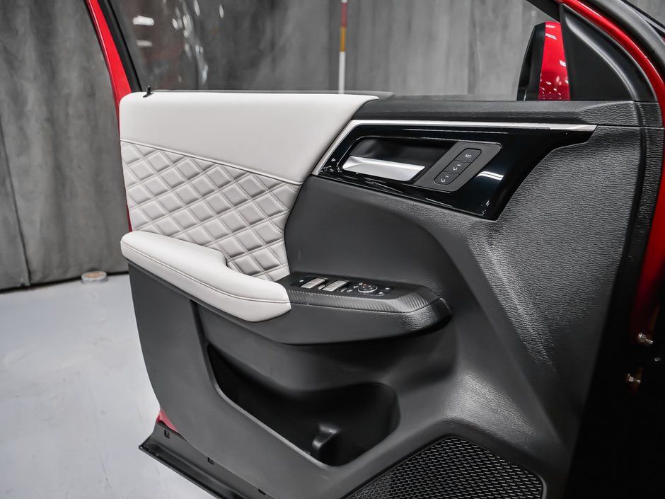 Mitsubishi Outlander Plug-In Hybrid PHEV GT S-AWC SIEGES MASSAGE PANORAMIQUE GPS 2025-8