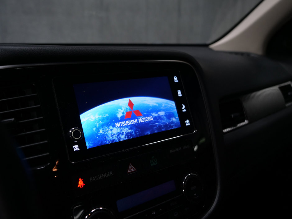 2018 Mitsubishi Outlander ES-9