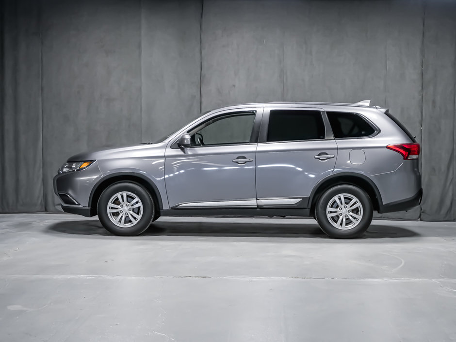 2018 Mitsubishi Outlander ES-2