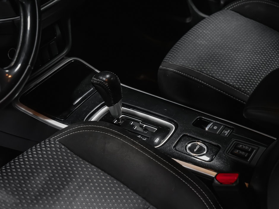 Mitsubishi Outlander ES 2019-7