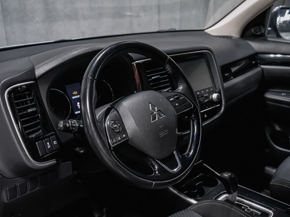 Mitsubishi Outlander  2020-8