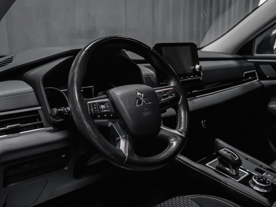Mitsubishi Outlander SE 2022-8
