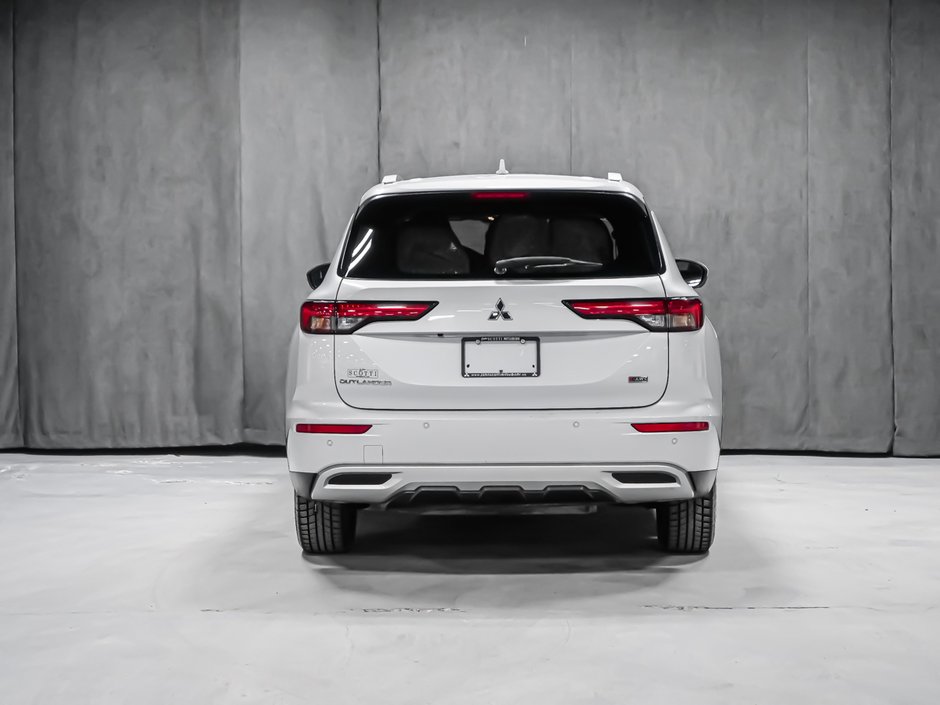 2022 Mitsubishi Outlander LE-5