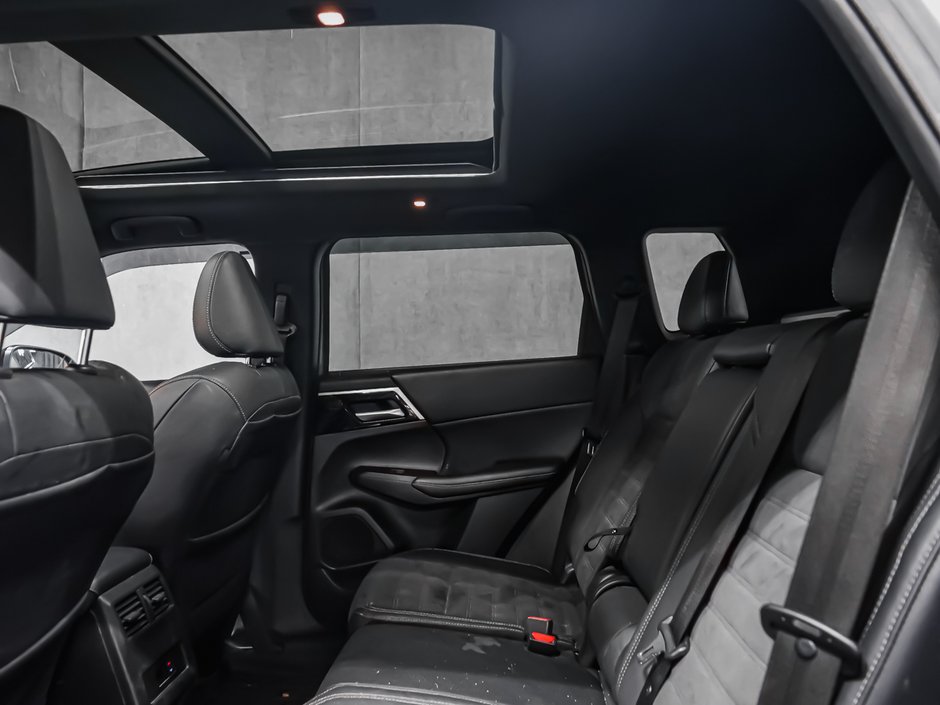 2023 Mitsubishi Outlander EDITION NOIR TOIT PANORAMIQUE S-AWC-13