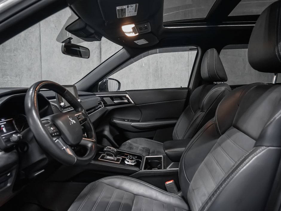 2023 Mitsubishi Outlander EDITION NOIR TOIT PANORAMIQUE S-AWC-12