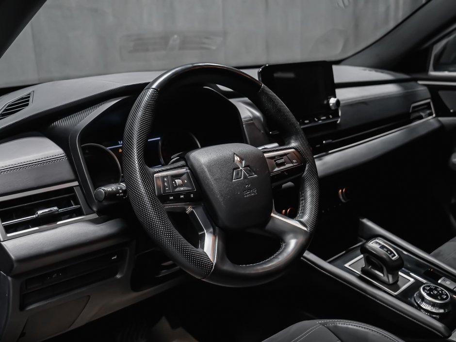 2023 Mitsubishi Outlander EDITION NOIR TOIT PANORAMIQUE S-AWC-8