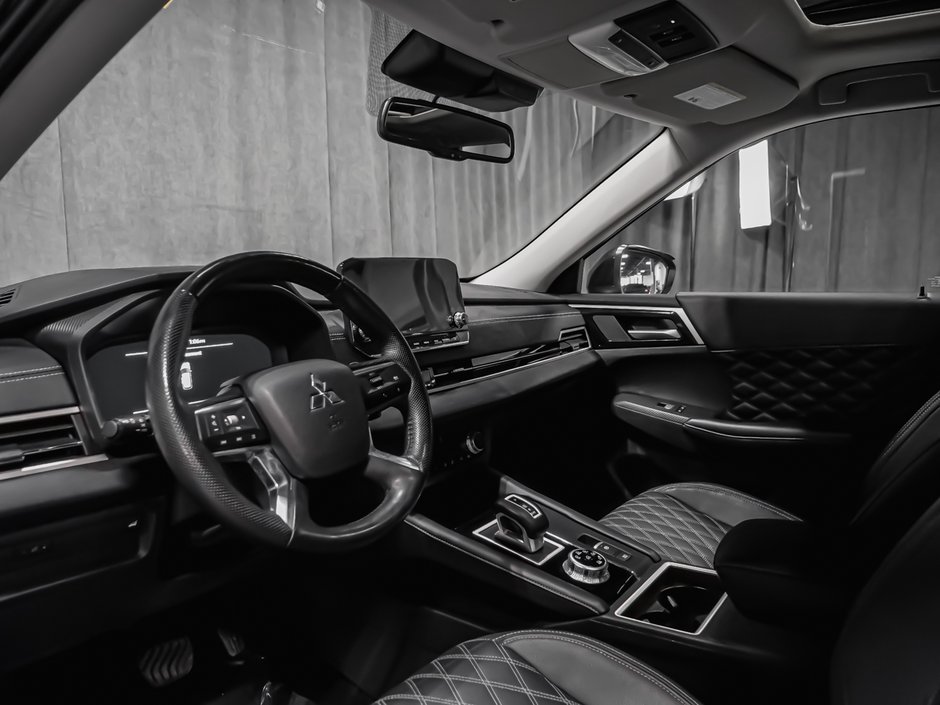 Mitsubishi Outlander SEL 2023-5