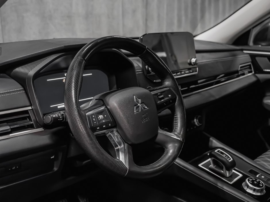 Mitsubishi Outlander SEL 2023-7