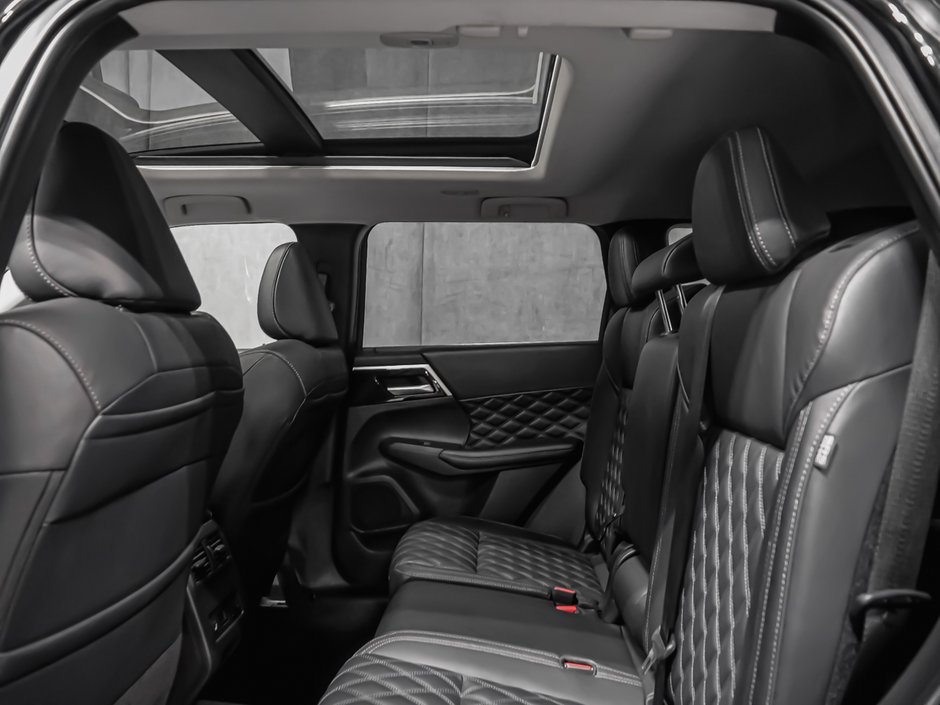 Mitsubishi Outlander SEL 2023-11