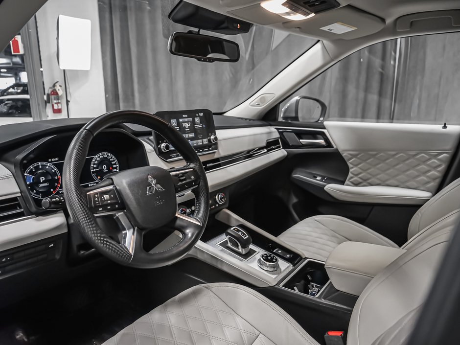 2023 Mitsubishi Outlander GT S-AWC-1