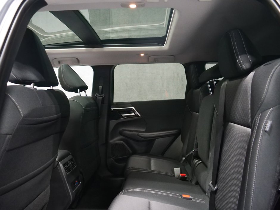Mitsubishi Outlander SE 2024-13