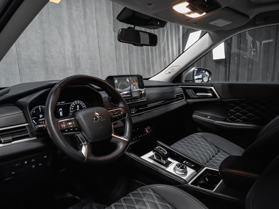 2024 Mitsubishi Outlander GT-3