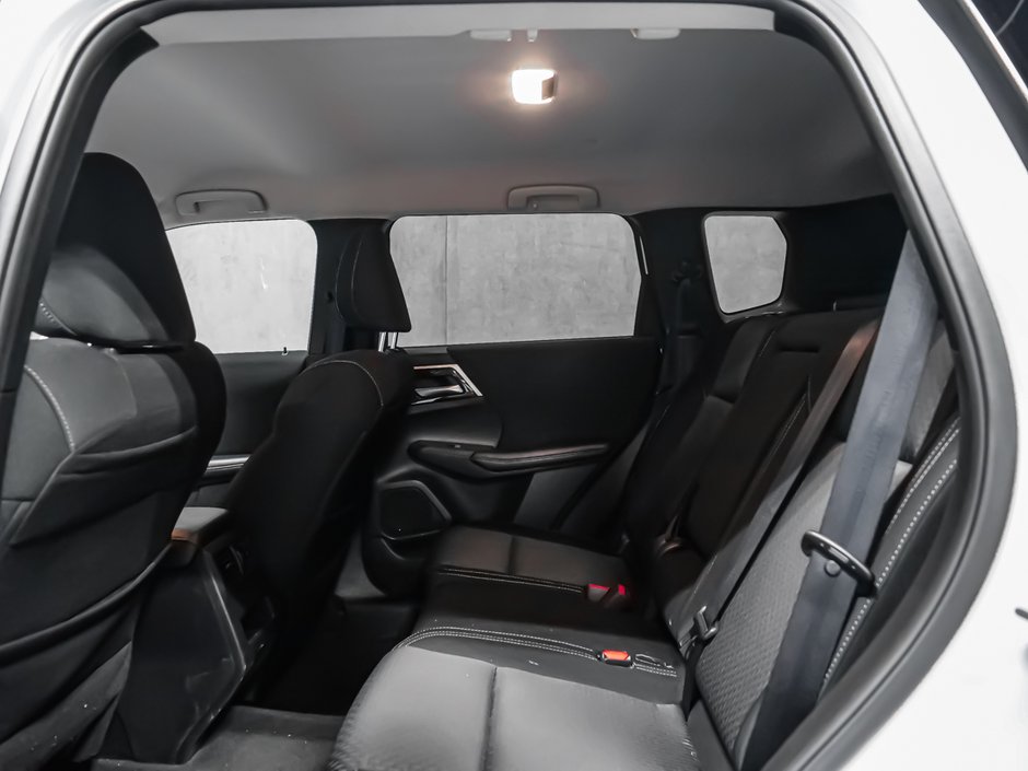 2024 Mitsubishi Outlander ES-12