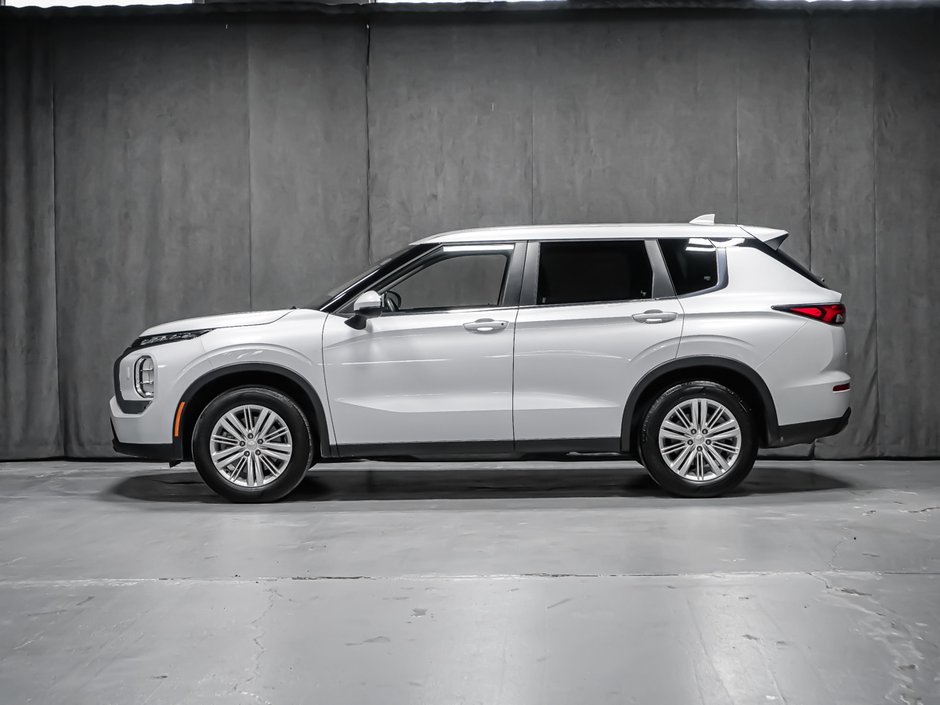 2024 Mitsubishi Outlander ES-4