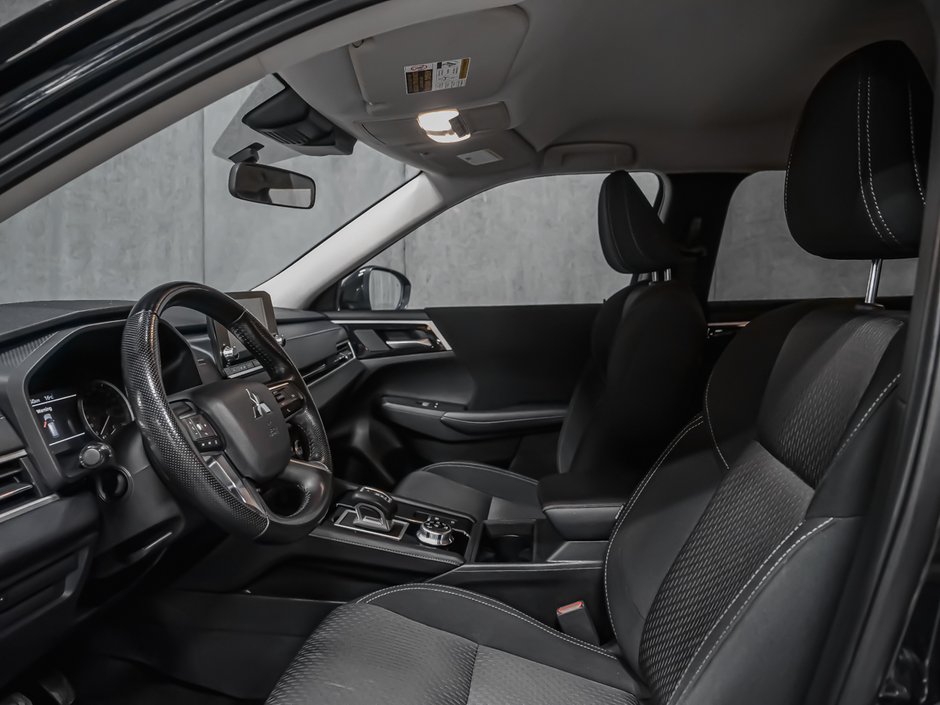 Mitsubishi Outlander ES 2024-11