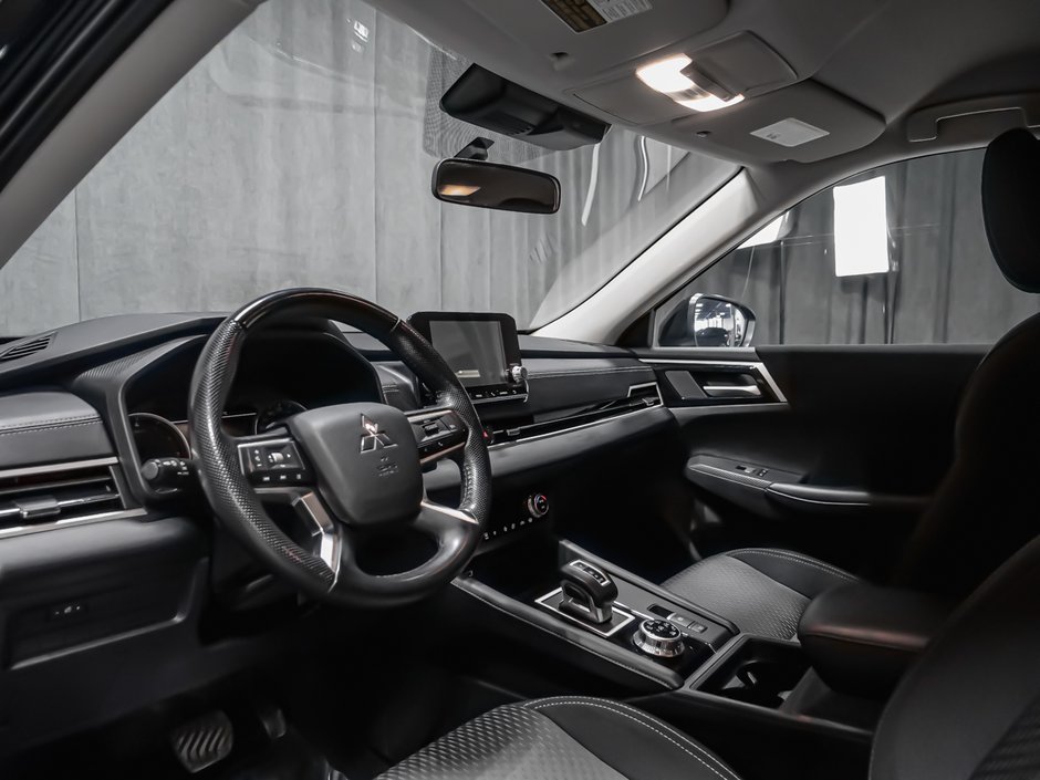 Mitsubishi Outlander ES 2024-4