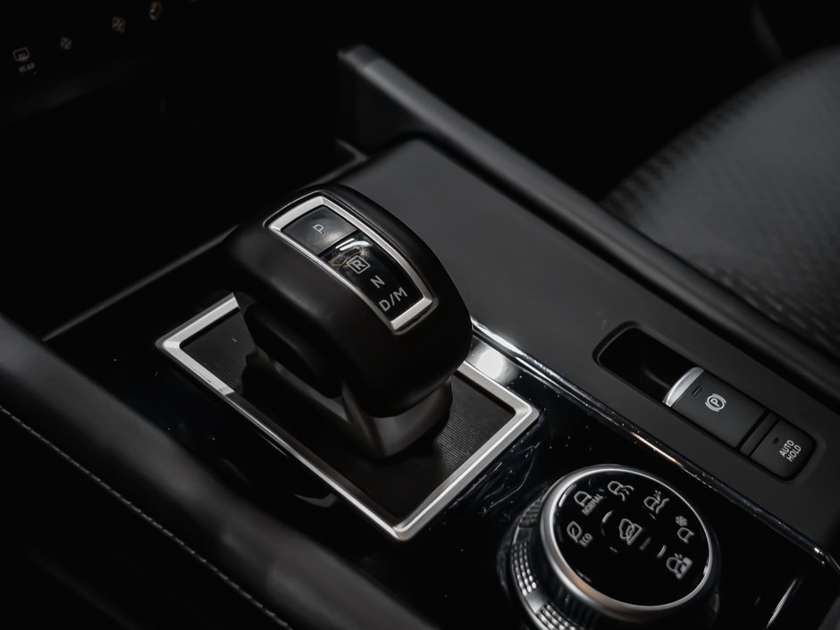 Mitsubishi Outlander ES 2024-10