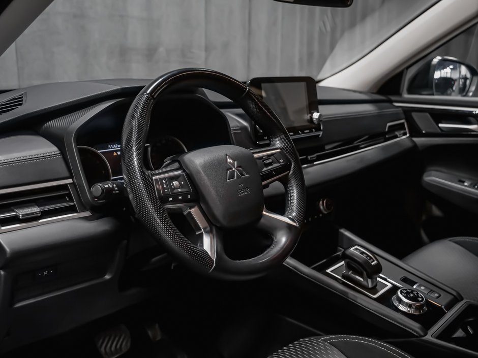 Mitsubishi Outlander ES 2024-6