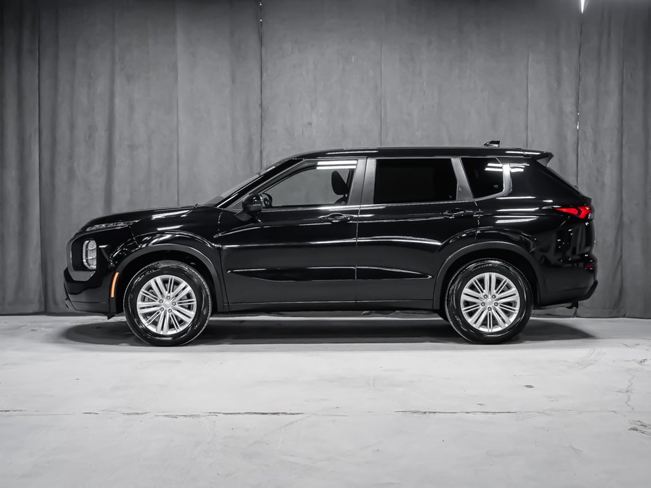 Mitsubishi Outlander ES 2024-2