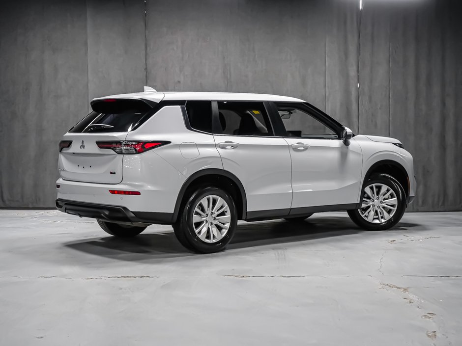Mitsubishi Outlander ES 2025-2