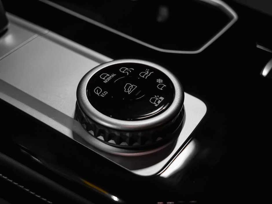 Mitsubishi Outlander ES 2025-13