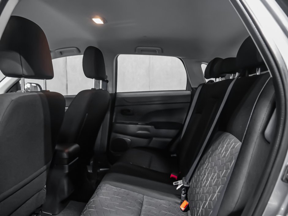 2023 Mitsubishi RVR ES-11