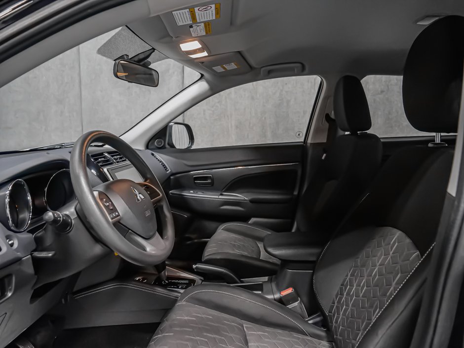 Mitsubishi RVR ES 2024-10