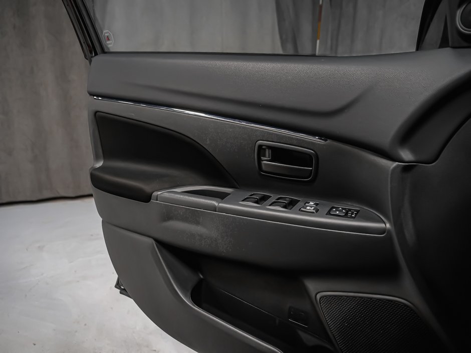 Mitsubishi RVR ES 2024-8