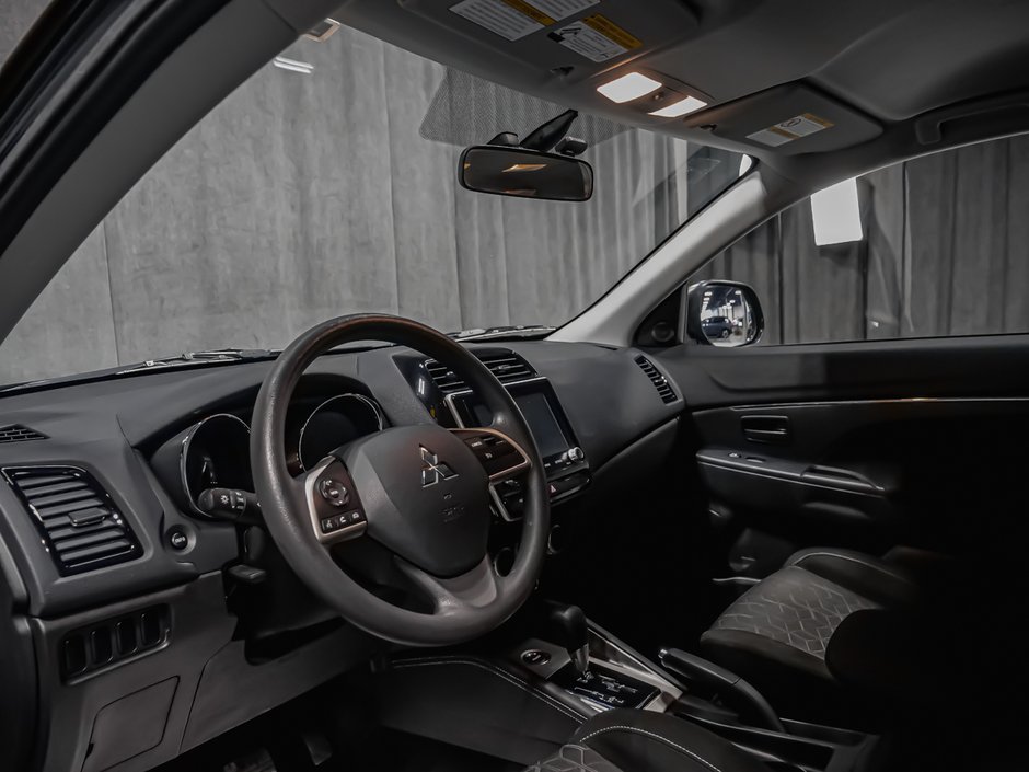 Mitsubishi RVR ES 2024-5