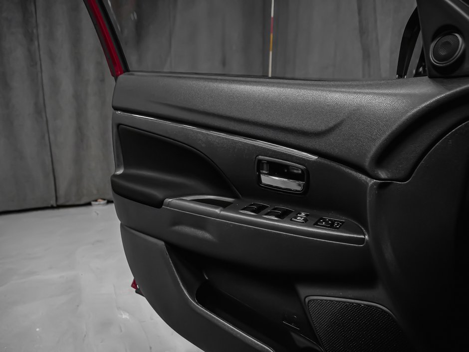 2024 Mitsubishi RVR SE-9