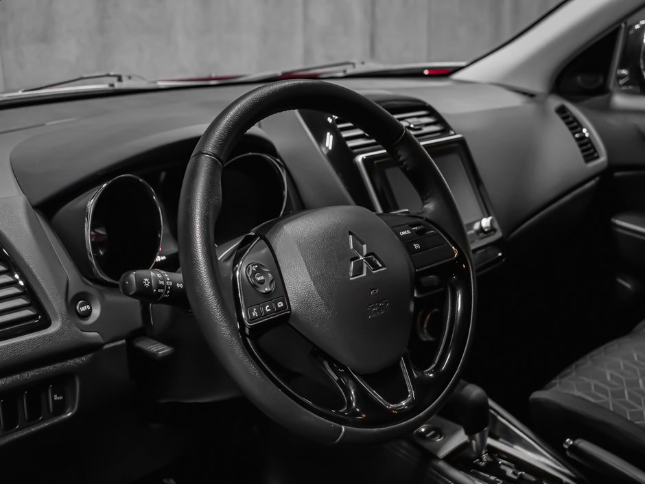 2024 Mitsubishi RVR SE-8