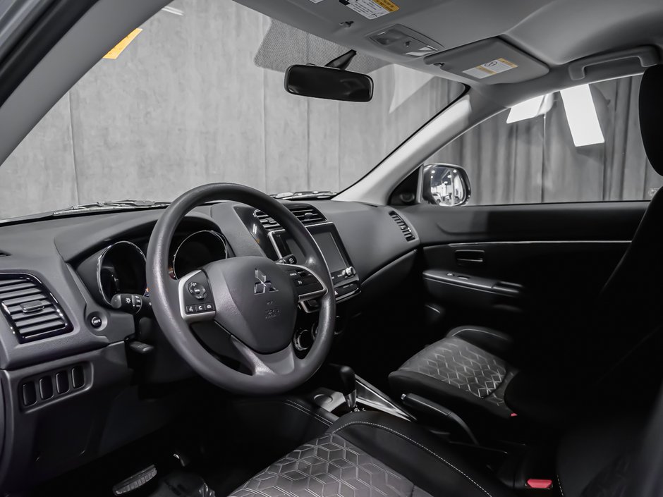 2024 Mitsubishi RVR ES  APPLE CAR PLAY-5