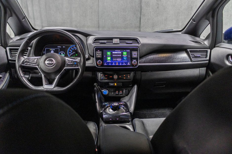 Nissan Leaf SV 2023-15